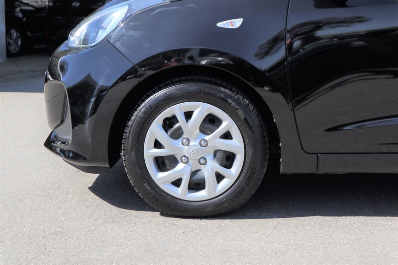 HYUNDAI i10 TREND PLUS / KLIMA/SITZHEIZ/PDC / BC / MET.