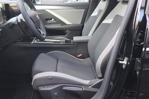 OPEL Astra Edition/Sitzheizung/Kom.-Pak/RÜ-KAM LED