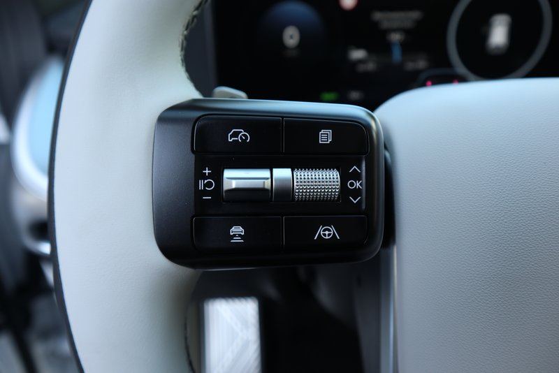 HYUNDAI IONIQ 9 MY26 6-Sitzer 110kWh 307PS UNIQ 4WD Pano