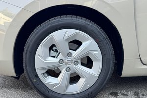 SUZUKI Swift Comfort AUTOMATIK/NAVI/SITZHEIZ/RÜ-KAM/UVM