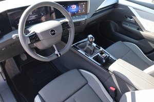 OPEL Astra Edition Navi/Lenkrad-u.Sitzhzg Keyless Go