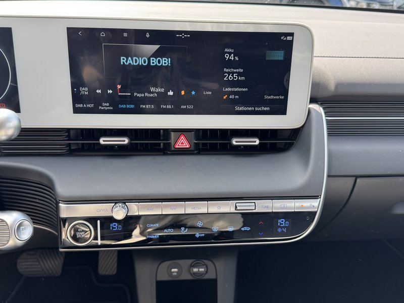 HYUNDAI IONIQ 5 / wenig km! / DYNAMIQ-Pak / Met / 800V