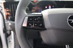 OPEL Astra Edition/Sitzheizung/Kom.-Pak/RÜ-KAM LED/BC