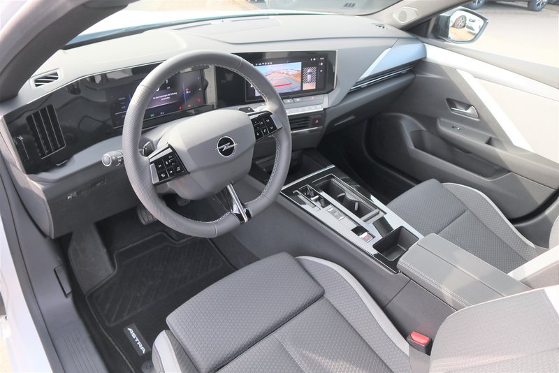 OPEL Astra Edition/Sitzheizung/Kom.-Pak/RÜ-KAM LED/BC