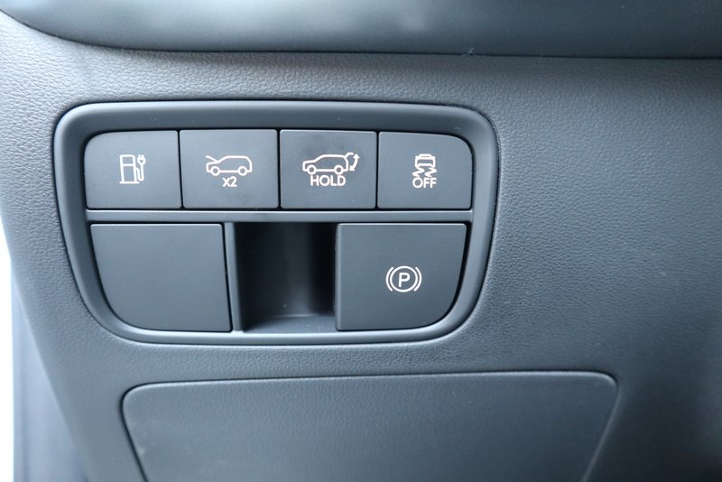 HYUNDAI IONIQ 9 UNIQ 4WD 6-Sitzer Pano