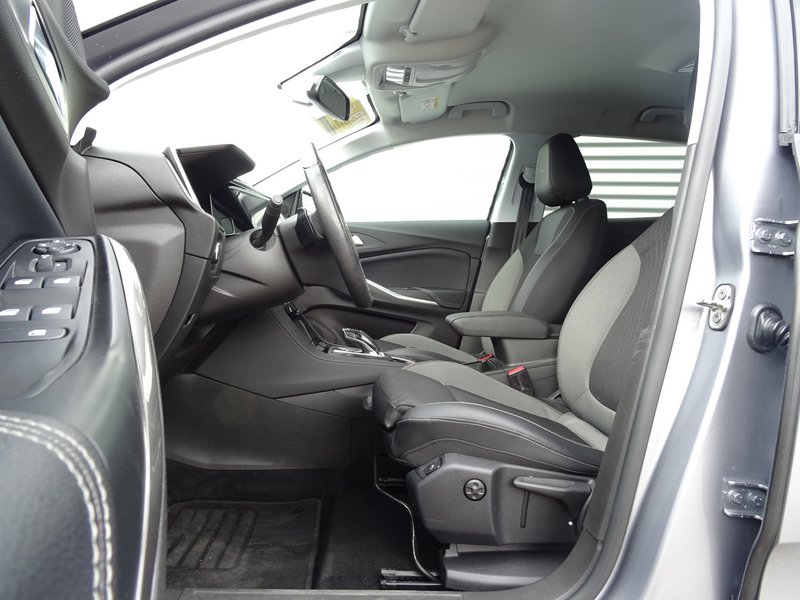 OPEL Grandland 1.2 Turbo Business Elegance Navi/LED