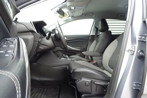 OPEL Grandland 1.2 Turbo Business Elegance Navi/LED