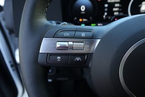 HYUNDAI KONA TREND/VOLLHYBRID/NEUPREIS  37.240,-/Extras