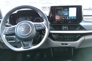 SUZUKI Swift COMFORT TOP-DEAL/NAVI/ACC/Rü-KAM/MET/uvm.