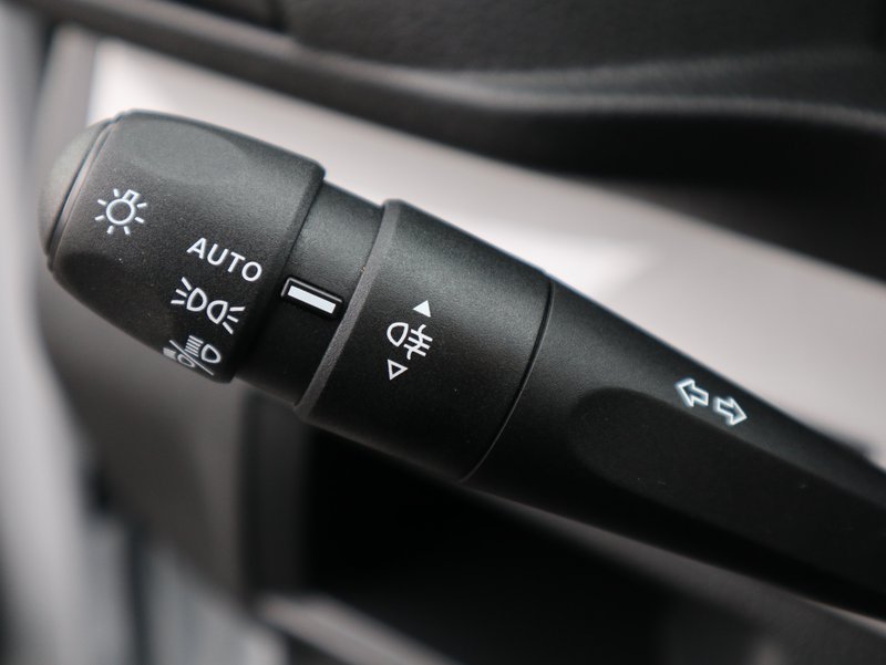 OPEL Vivaro Cargo Kamera/AHK/Holzboden/Trennwand