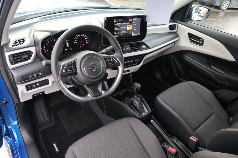 SUZUKI Swift Comfort/AUTOMATIK/NAVI/ACC/MET/SITZHEIZUNG