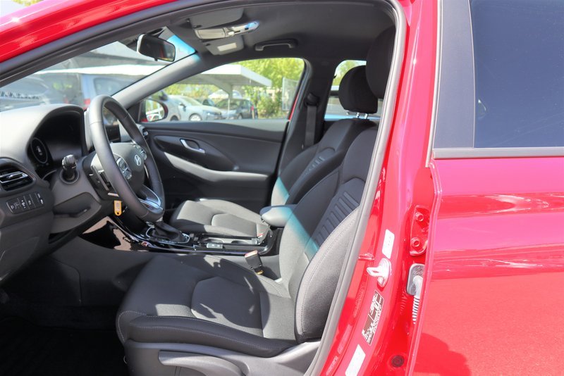 HYUNDAI i30 1.5 T-GDI Advantage Mild-Hybrid LED/Kamera