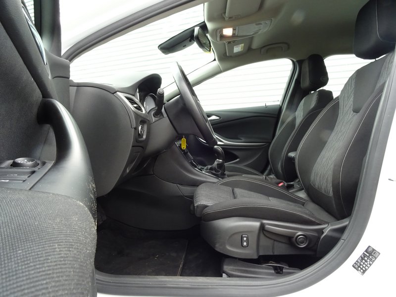 OPEL Astra K SONDERMODELL 2020 mit EXTRAS / Klima/BC