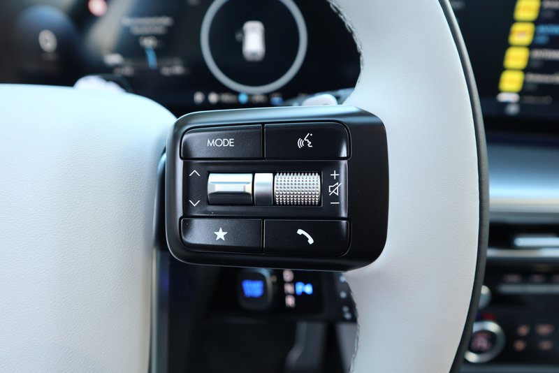 HYUNDAI IONIQ 9 MY26 6-Sitzer 110kWh 307PS UNIQ 4WD Pano