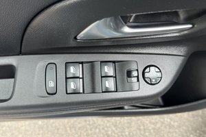 OPEL Corsa F GS Line / KLIMA / ALU / TEMPOMAT / BC