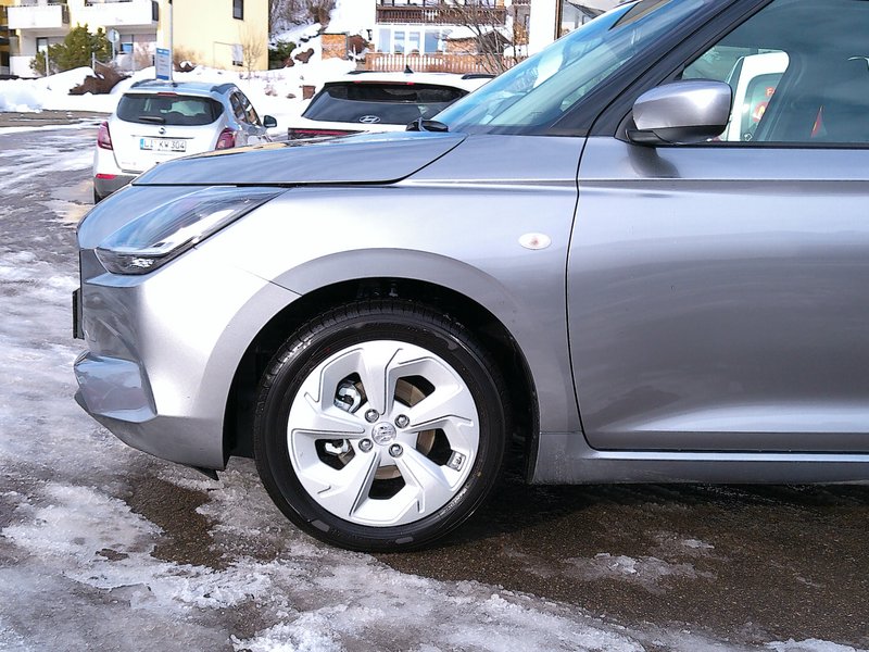 SUZUKI Swift COMFORT TOP-DEAL/NAVI/ACC/Rü-KAM/MET/uvm.