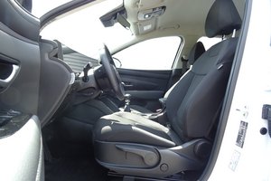 HYUNDAI Tucson Select 2WD Rückfahrkamera, Navigation