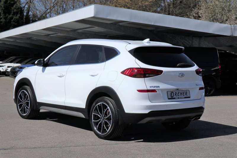HYUNDAI Tucson 1.6 Advantage 2WD Navi/Klima/BC/eFH. NSW