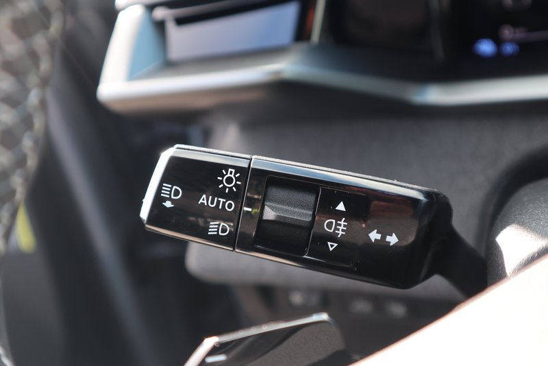 OPEL Grandland PLUGIN/KOMF+TECH-P/ALU 19/ OBC 7,4KWH