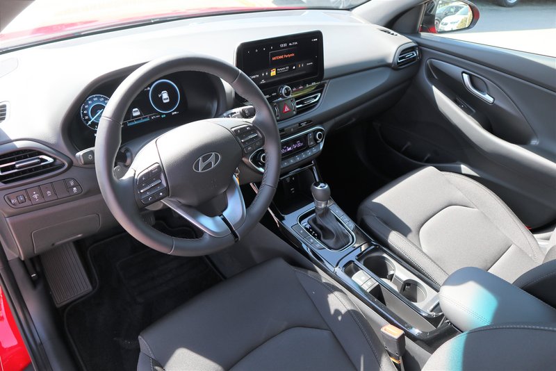 HYUNDAI i30 1.5 T-GDI Advantage Mild-Hybrid LED/Kamera