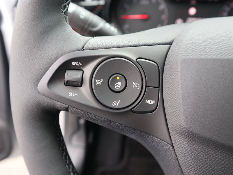 OPEL Corsa WENIG KM!/KLIMA/SITZHEIZ/UVM. Edition