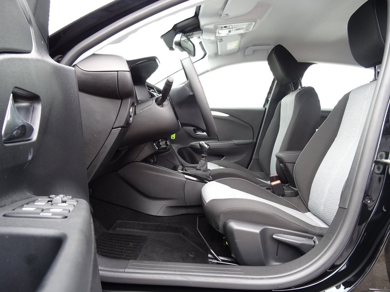 OPEL Corsa Edition Winter-/Komfort-/Tech Paket Autom.
