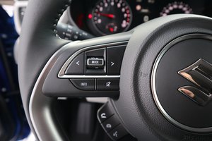 SUZUKI Swift Comfort/AUTOMATIK/NAVI/ACC/MET/SITZHEIZUNG