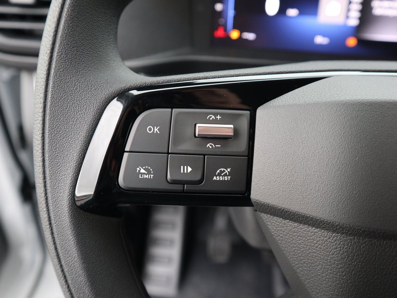 OPEL Vivaro Cargo Kamera/AHK/Holzboden/Trennwand