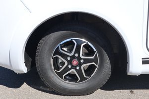 LAIKA Kosmo H1319 /PREIS KRACHER /TV-SAT-NAVI-MARKISE