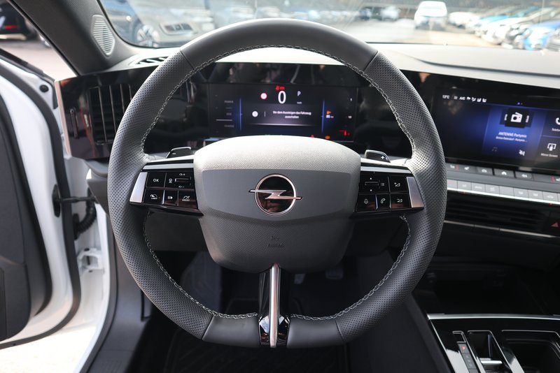 OPEL Astra Edition/Sitzheizung/Kom.-Pak/RÜ-KAM LED/BC