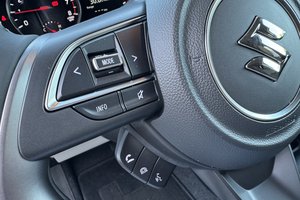SUZUKI Swift Comfort AUTOMATIK/NAVI/SITZHEIZ/RÜ-KAM/UVM