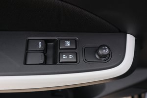 SUZUKI Swift CLUB HYBRID / 1 Hand / sparsam / wenig km
