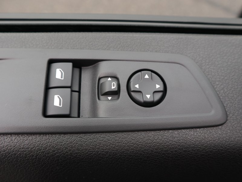 OPEL Vivaro Cargo Kamera/AHK/Holzboden/Trennwand