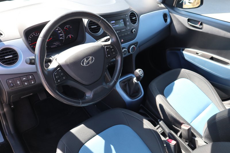 HYUNDAI i10 TREND PLUS / KLIMA/SITZHEIZ/PDC / BC / MET.