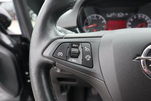 OPEL Corsa E 1.4 Turbo Active Klima Sitzhzg./BC/eFH.