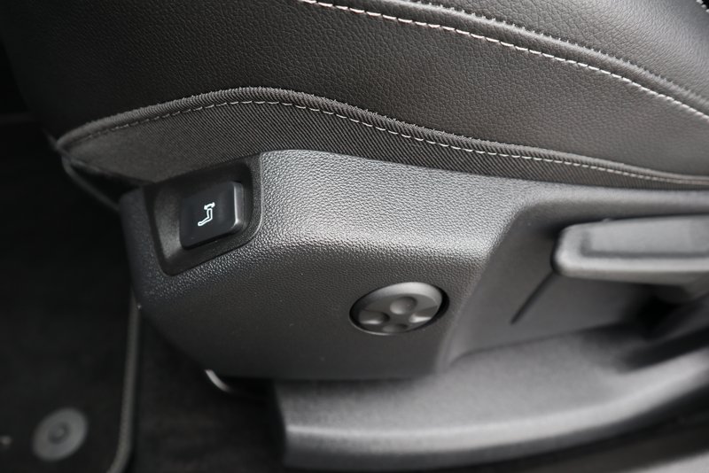 OPEL Grandland GS LINE TOP ! / AHK/NAVI/ALCANATARA !!