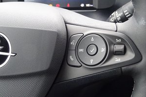 OPEL Corsa Edition Winter-/Komfort-/Tech Paket Autom.
