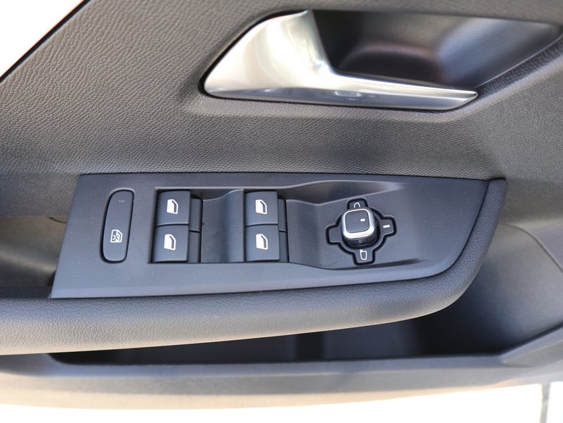 OPEL Astra Edition Navi/Lenkrad-u.Sitzhzg Keyless Go