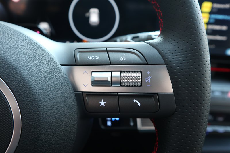 HYUNDAI Kona Elektro N-Line 65kWh Klima/LED/Park-Assist.