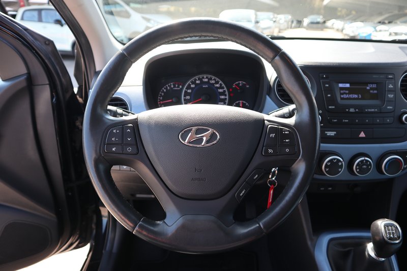 HYUNDAI i10 TREND PLUS / KLIMA/SITZHEIZ/PDC / BC / MET.