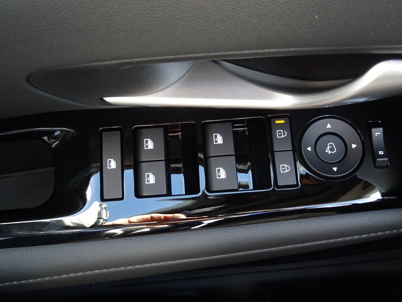 HYUNDAI NEW Tucson Hybrid 1.6 T-GDi 230PS 6-AT 2WD TREND