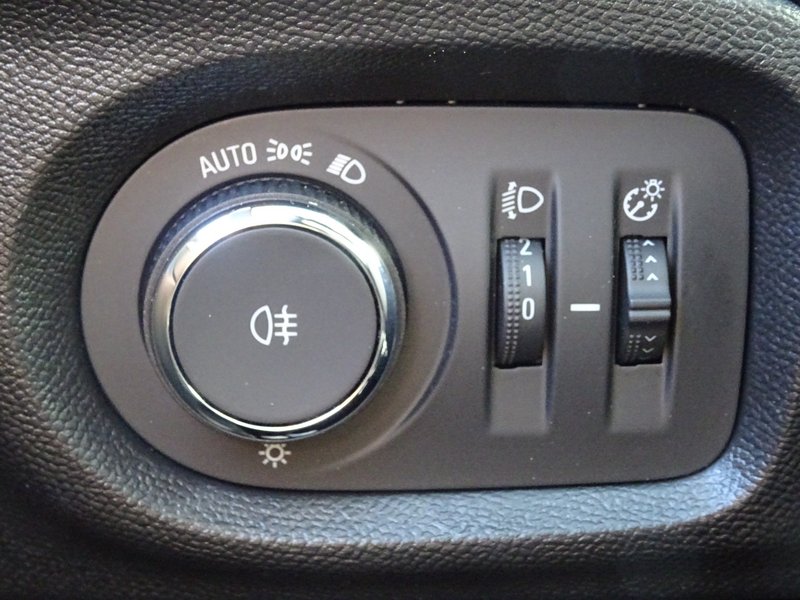 OPEL Corsa F 1.2 Edition Klima/BC/Tempomat/DAB eFH.