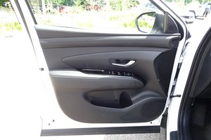HYUNDAI Tucson Select 2WD Rückfahrkamera, Navigation