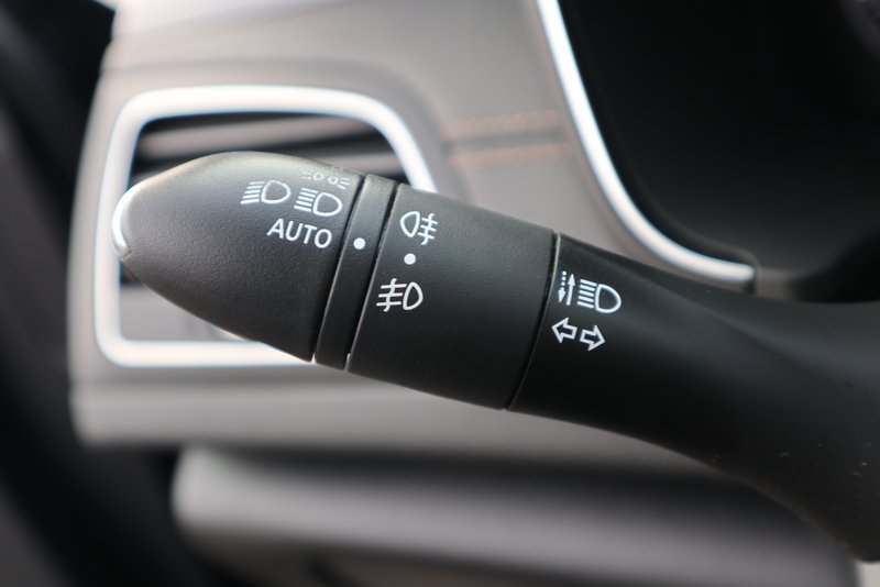 RENAULT Talisman Grandtour LIMITED / 1. HAND/WENIG KM !!