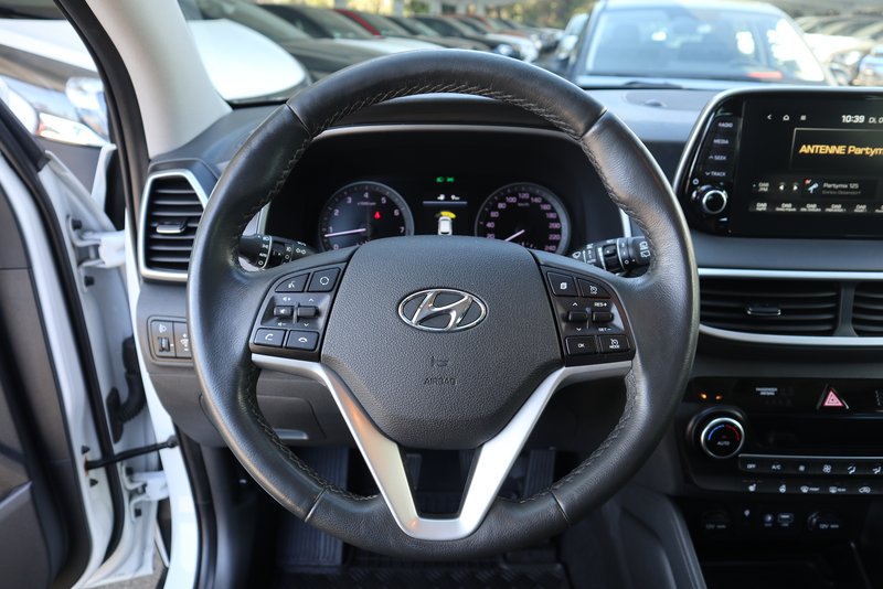 HYUNDAI Tucson 1.6 Advantage 2WD Navi/Klima/BC/eFH. NSW