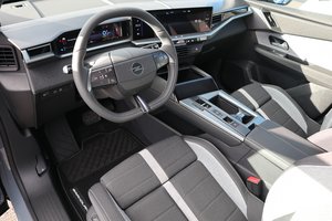 OPEL Grandland PLUGIN/KOMF+TECH-P/ALU 19/ OBC 7,4KWH