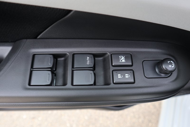 SUZUKI Swift COMFORT TOP-DEAL/2-FARBEN/NAVI/ACC/Rü-KAM