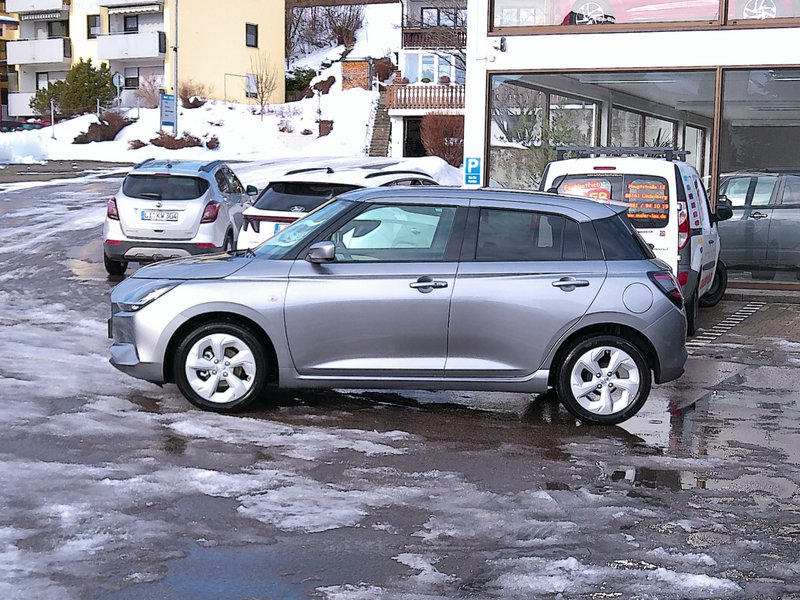 SUZUKI Swift COMFORT TOP-DEAL/NAVI/ACC/Rü-KAM/MET/uvm.