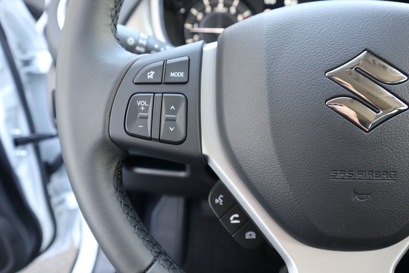 SUZUKI Vitara 2WD/ TOP DEAL /NAVI/ALU/SITZHEIZ/MET/uvm.