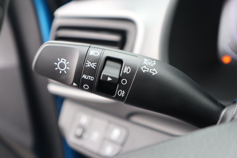 KIA Stonic TOP DEAL / NAVI / Sitzheiz. / ALU / uvm.